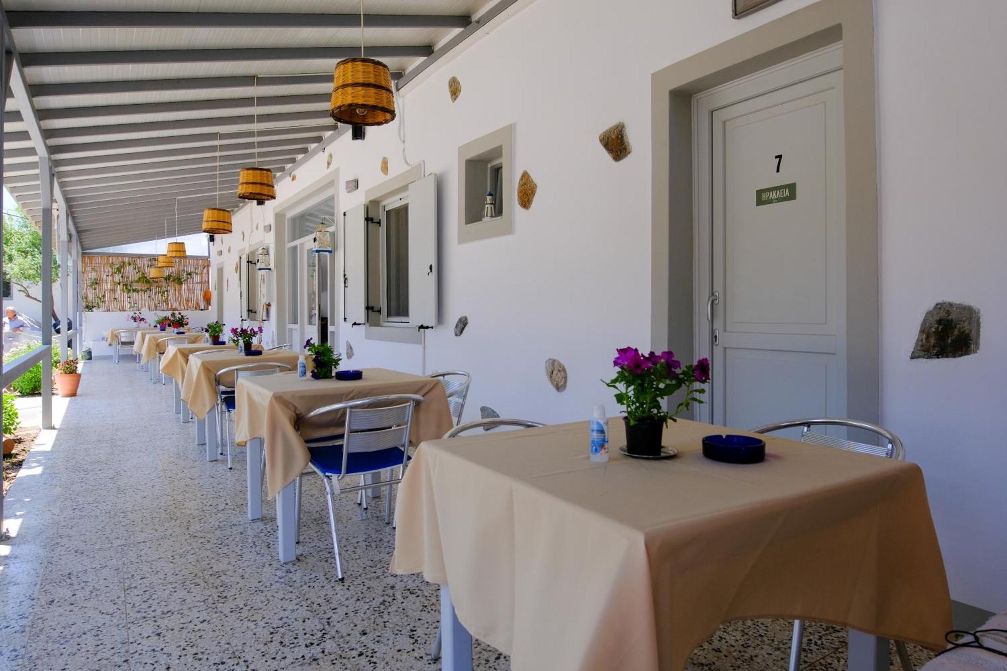 Giasemi Rooms Livadi  Exterior photo